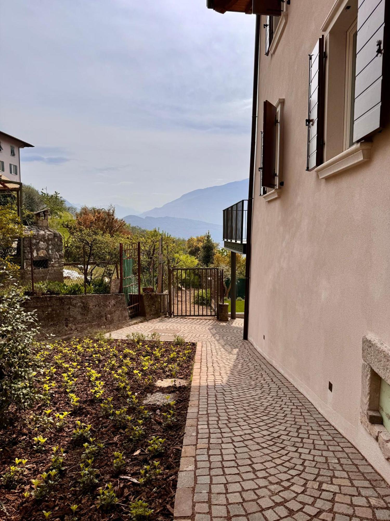 Eco Garda Hill Lägenhet Tenno Exteriör bild